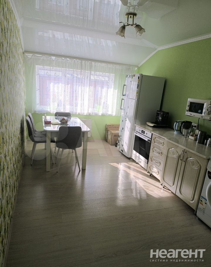 Продается 1-комнатная квартира, 42,8 м²