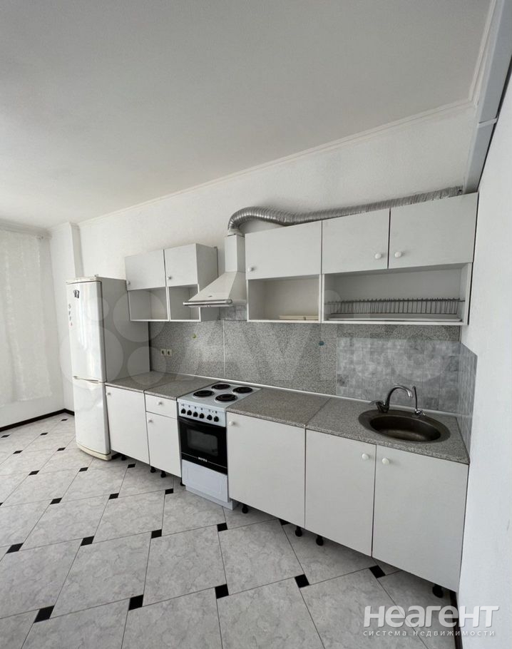 Сдается 1-комнатная квартира, 60 м²