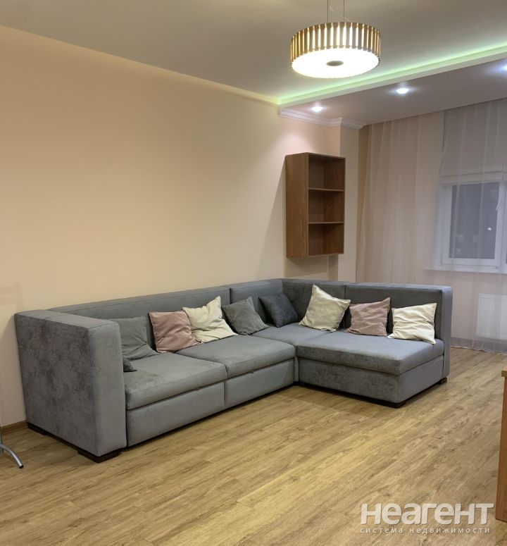 Сдается 2-х комнатная квартира, 93 м²