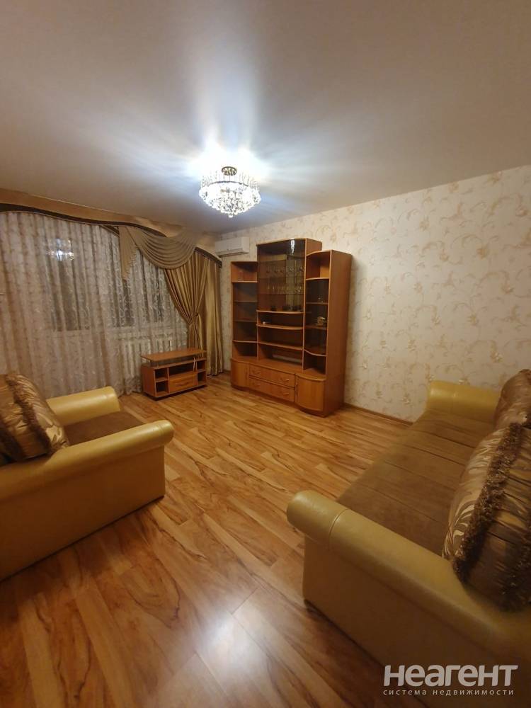 Сдается Многокомнатная квартира, 82 м²