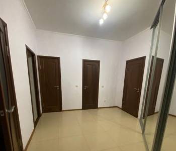 Сдается 2-х комнатная квартира, 75 м²