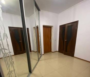 Сдается 2-х комнатная квартира, 75 м²