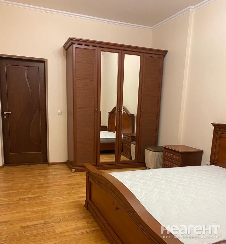 Сдается 2-х комнатная квартира, 75 м²