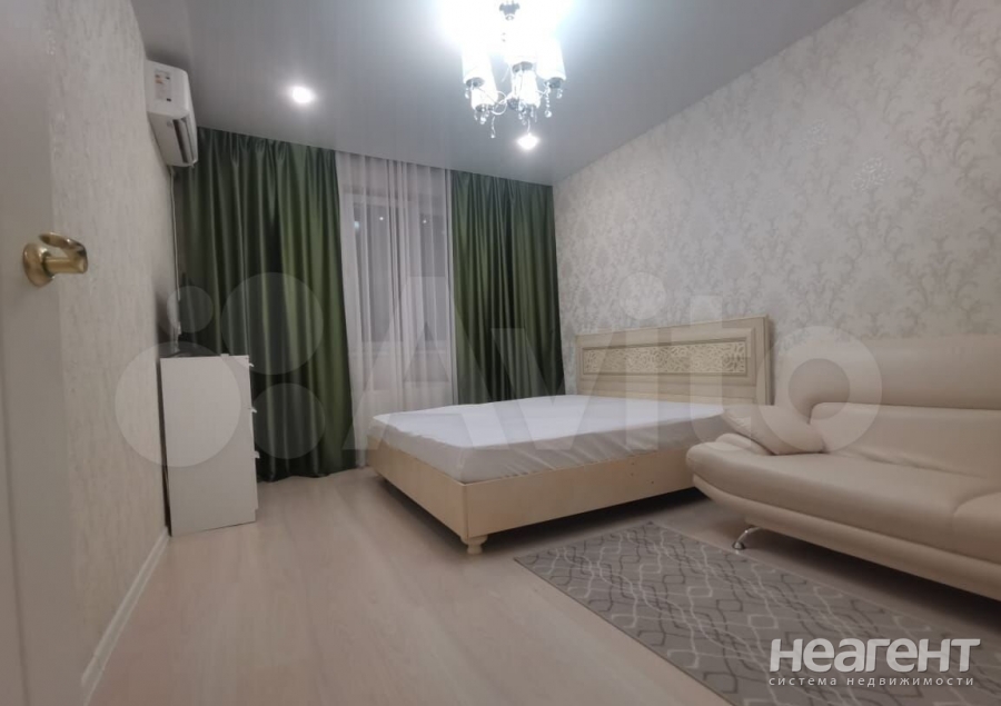 Сдается 1-комнатная квартира, 42 м²