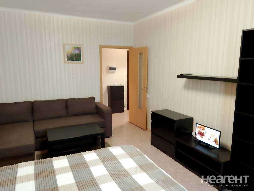 Сдается 1-комнатная квартира, 50 м²