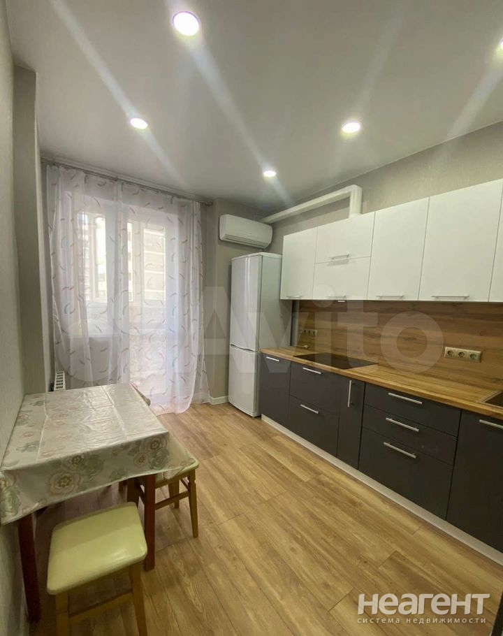 Сдается 1-комнатная квартира, 38 м²