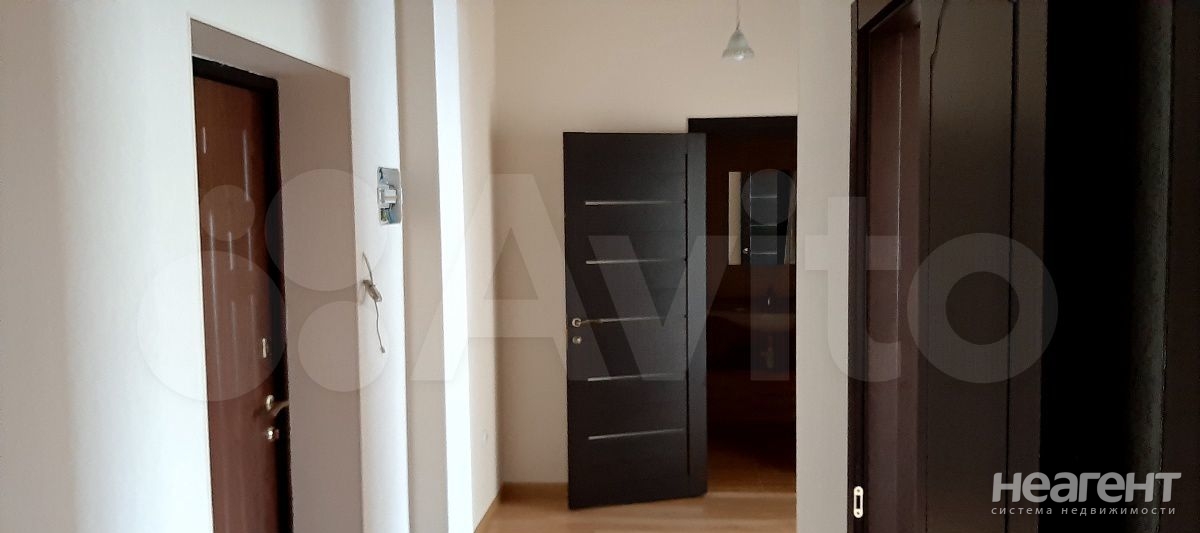 Сдается 2-х комнатная квартира, 64 м²