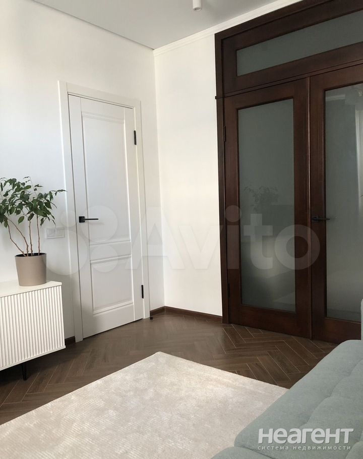 Продается 1-комнатная квартира, 50 м²