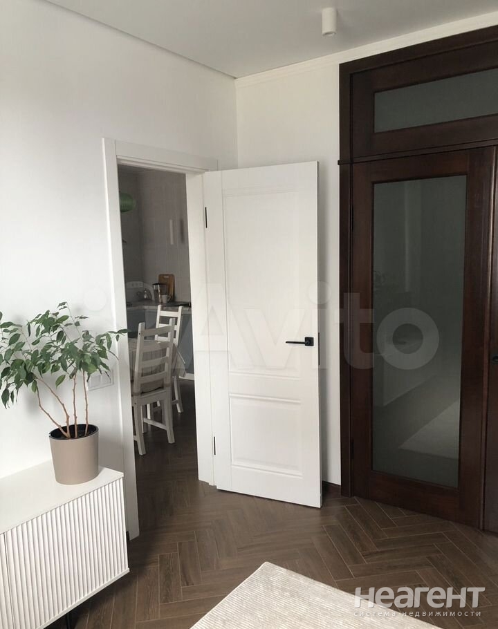 Продается 1-комнатная квартира, 50 м²