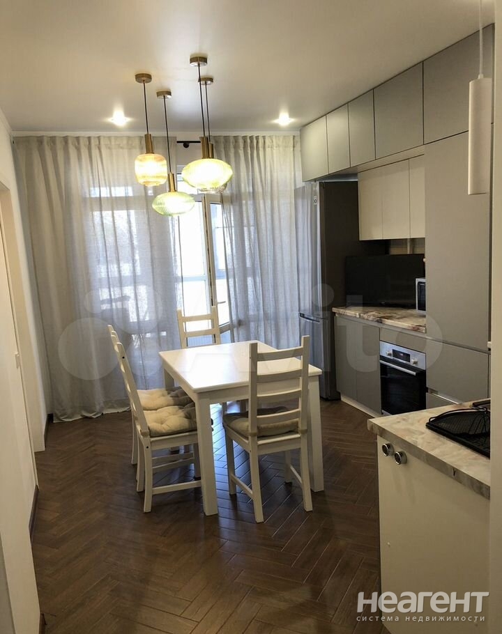 Продается 1-комнатная квартира, 50 м²