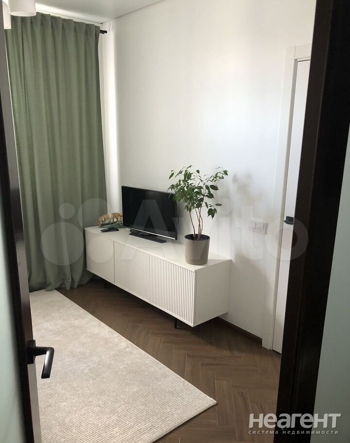 Продается 1-комнатная квартира, 50 м²