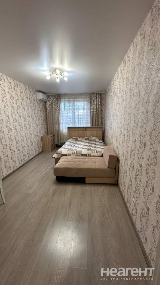 Продается 1-комнатная квартира, 45 м²