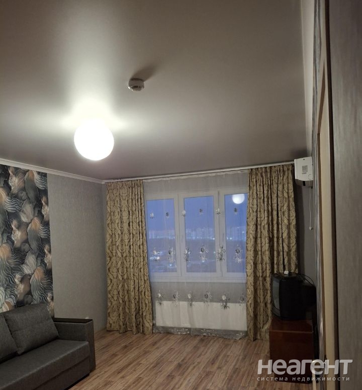 Сдается 1-комнатная квартира, 37 м²