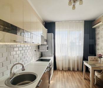 Продается 1-комнатная квартира, 37,5 м²