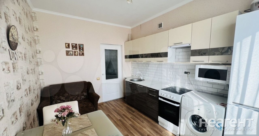 Продается 1-комнатная квартира, 37,5 м²