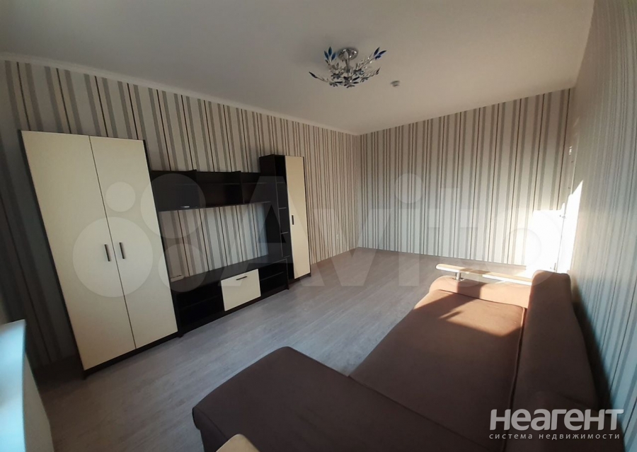 Сдается 1-комнатная квартира, 39 м²