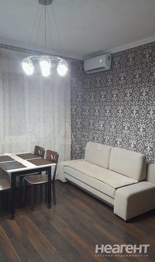 Продается 1-комнатная квартира, 39 м²