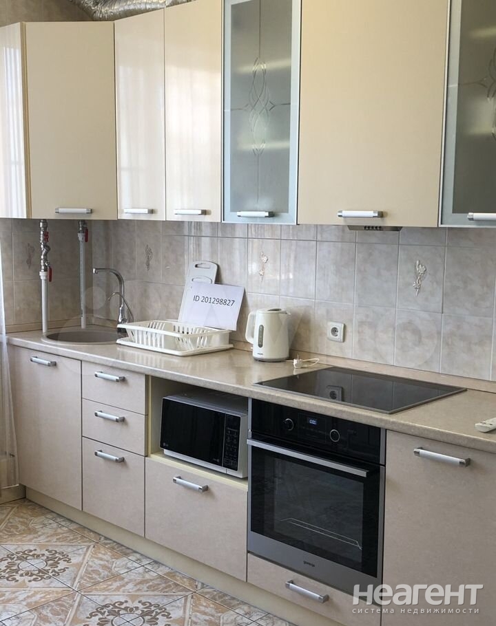 Продается 1-комнатная квартира, 38 м²