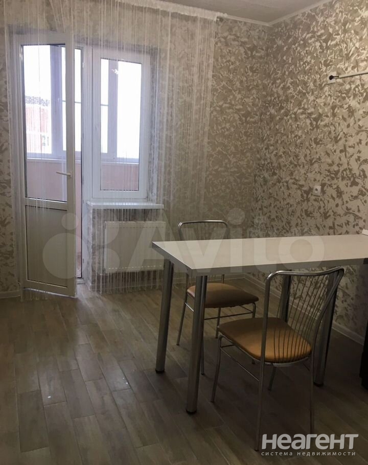 Продается 1-комнатная квартира, 44 м²