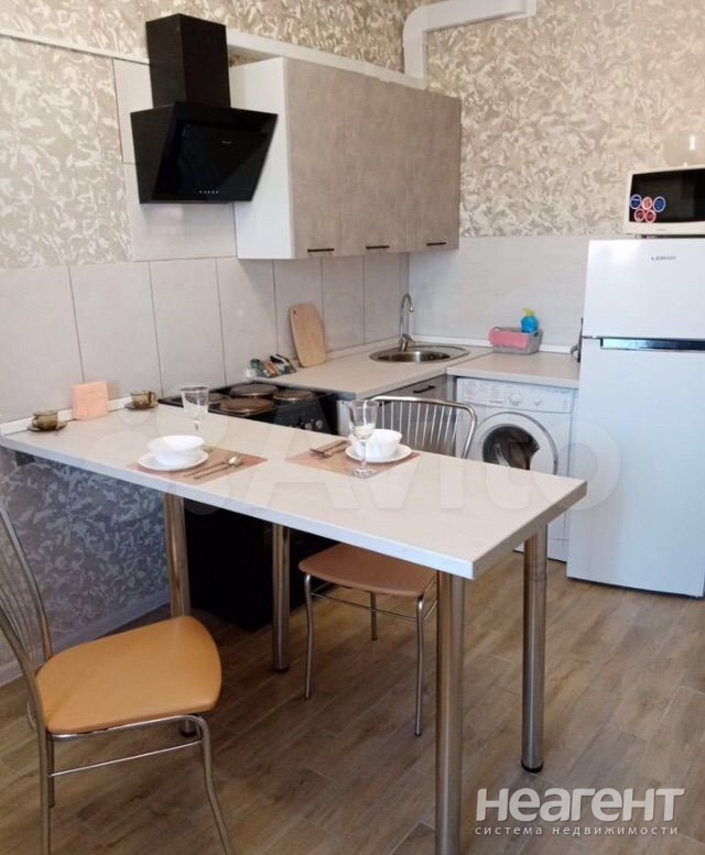 Продается 1-комнатная квартира, 44 м²