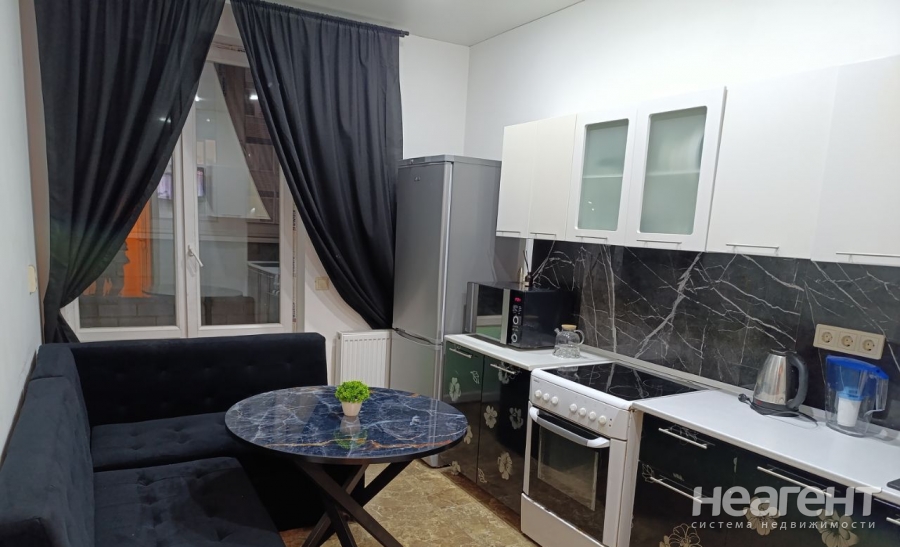 Сдается 1-комнатная квартира, 39 м²