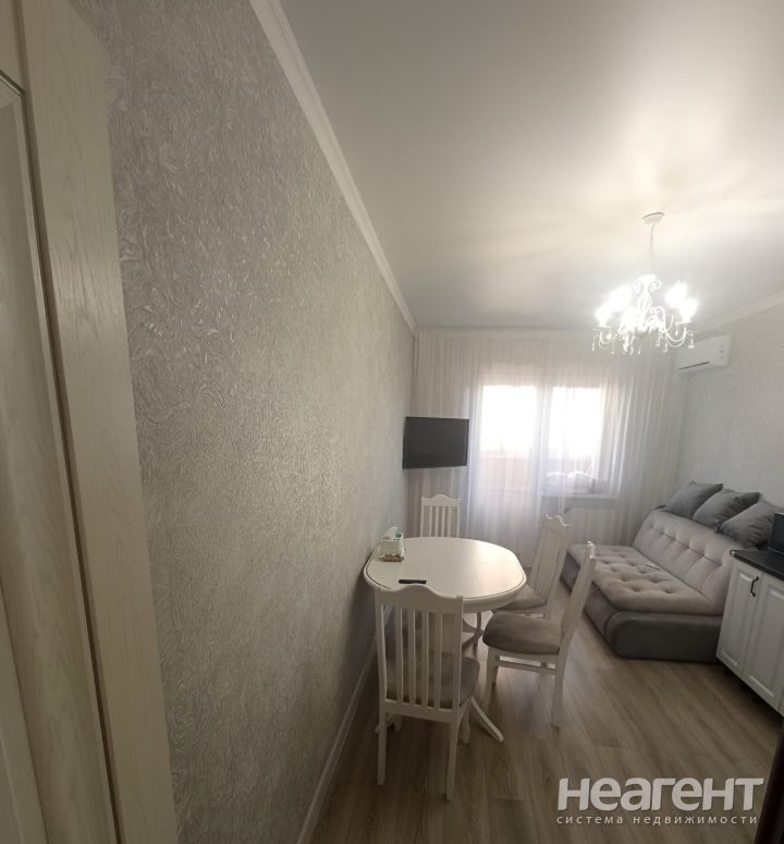 Продается 1-комнатная квартира, 56 м²