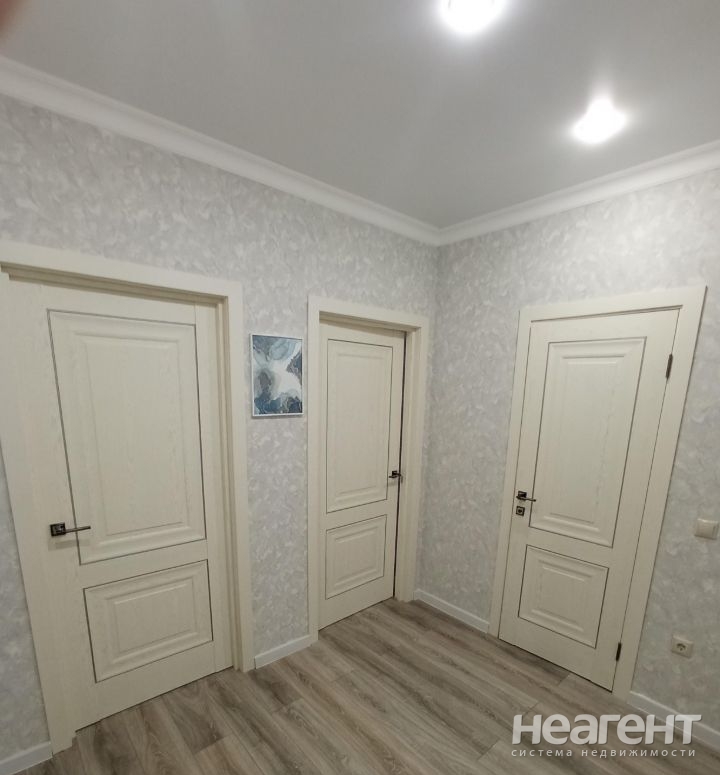 Продается 1-комнатная квартира, 56 м²