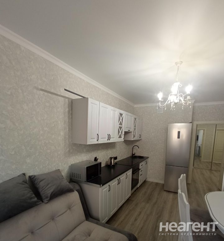 Продается 1-комнатная квартира, 56 м²