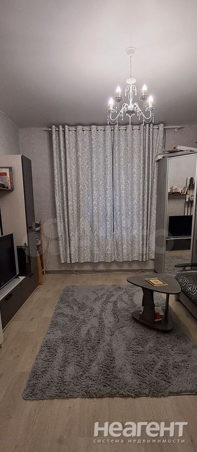 Продается 1-комнатная квартира, 37,8 м²