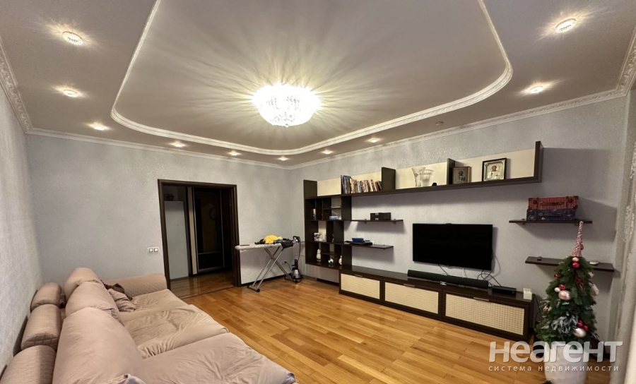 Продается 3-х комнатная квартира, 102 м²