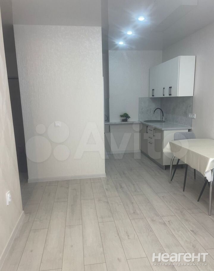 Сдается 1-комнатная квартира, 51 м²