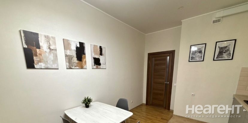 Продается 1-комнатная квартира, 50 м²