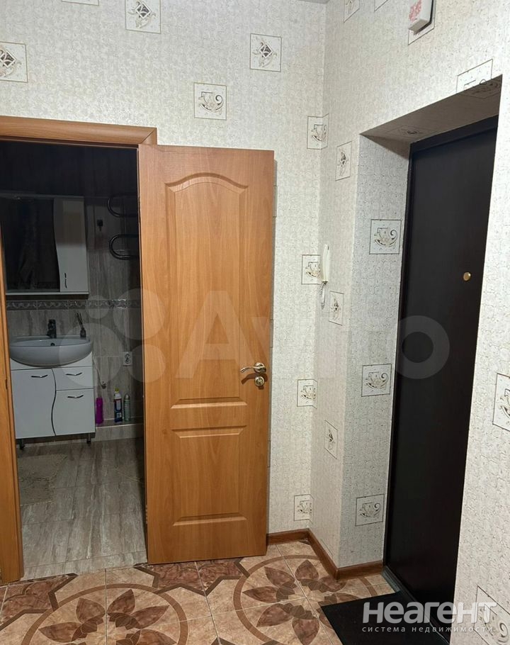 Сдается 1-комнатная квартира, 40 м²