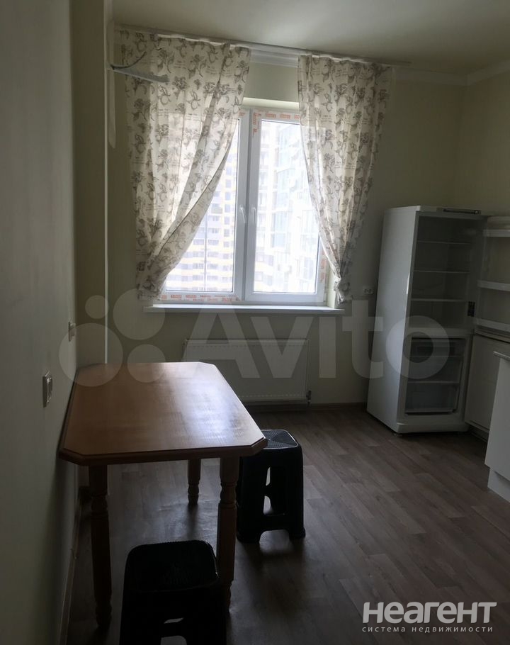 Сдается 1-комнатная квартира, 44 м²