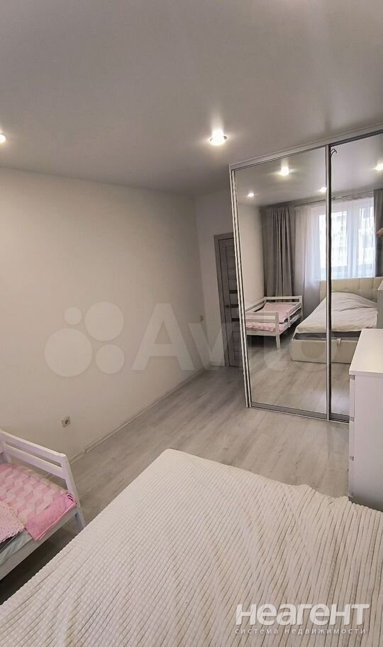 Продается 1-комнатная квартира, 46 м²