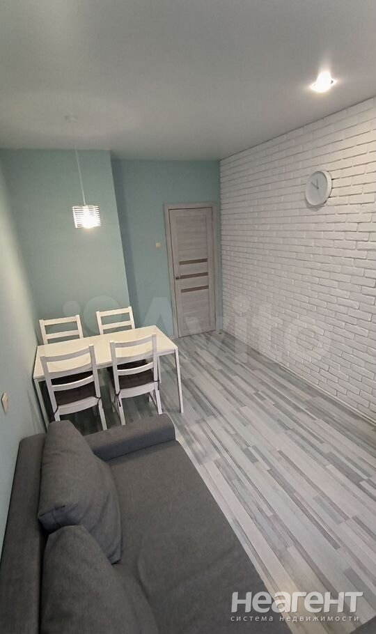 Продается 1-комнатная квартира, 46 м²