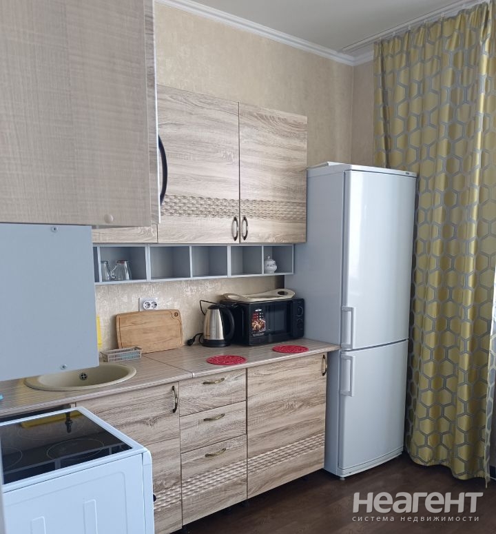 Сдается 1-комнатная квартира, 38 м²