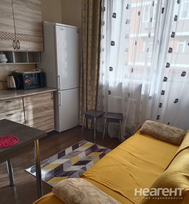 Сдается 1-комнатная квартира, 38 м²