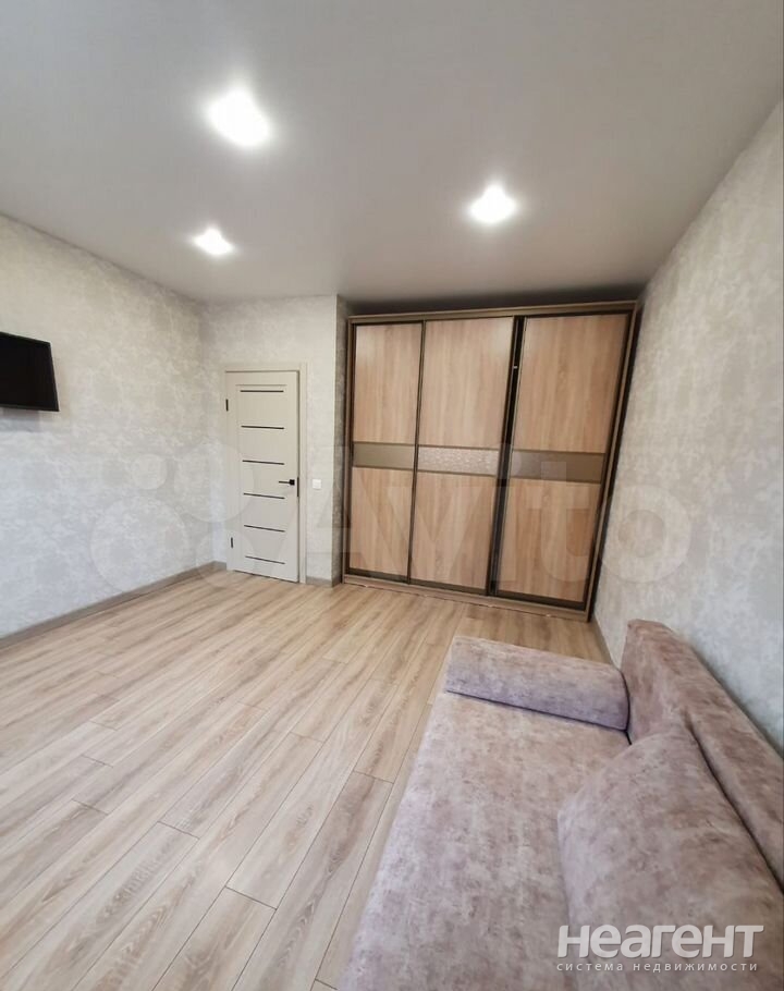 Сдается 1-комнатная квартира, 35 м²