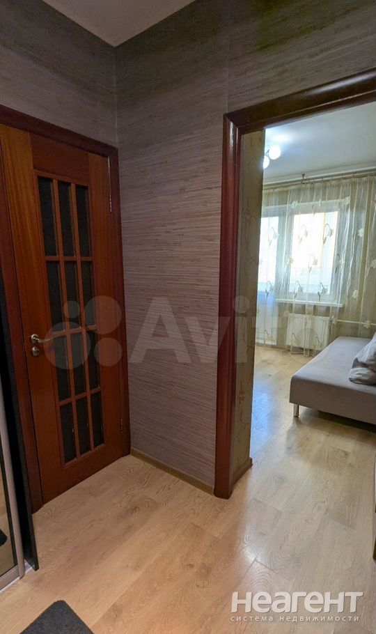 Сдается 1-комнатная квартира, 37 м²