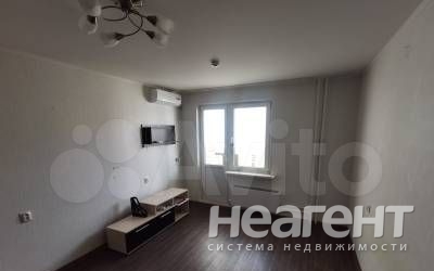 Продается 1-комнатная квартира, 37,8 м²