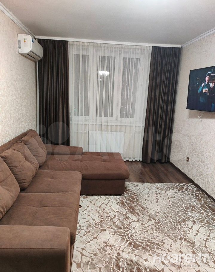 Продается 1-комнатная квартира, 43 м²