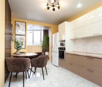 Продается 3-х комнатная квартира, 98 м²