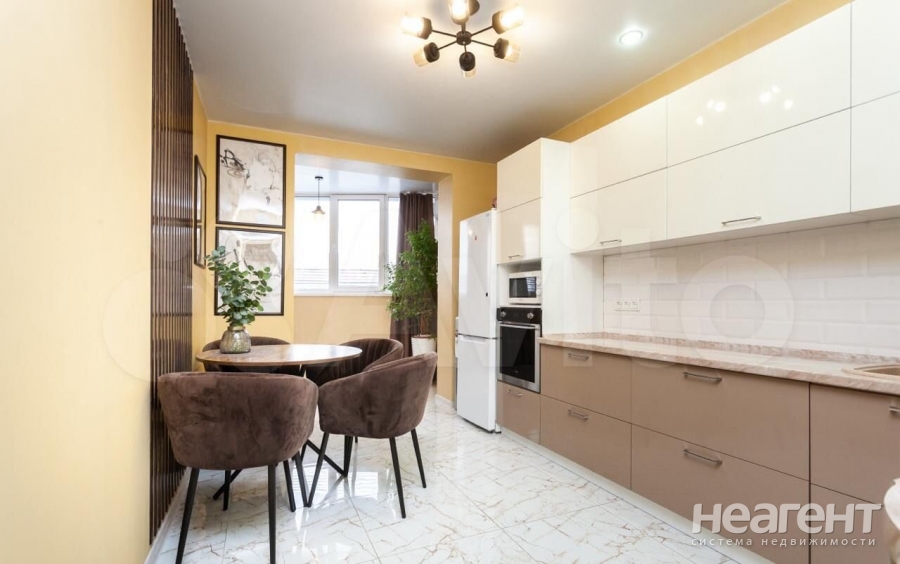 Продается 3-х комнатная квартира, 98 м²