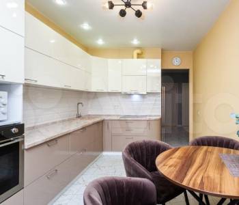 Продается 3-х комнатная квартира, 98 м²