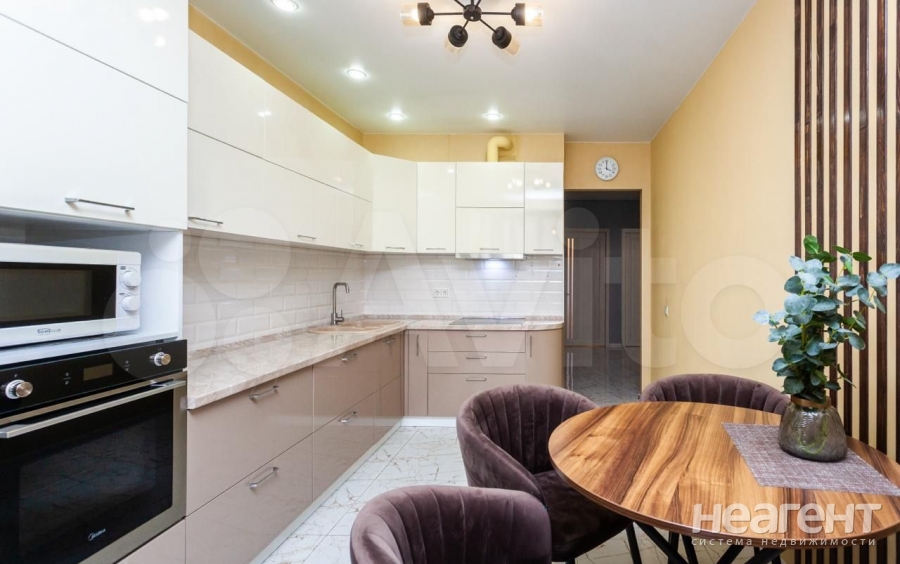 Продается 3-х комнатная квартира, 98 м²