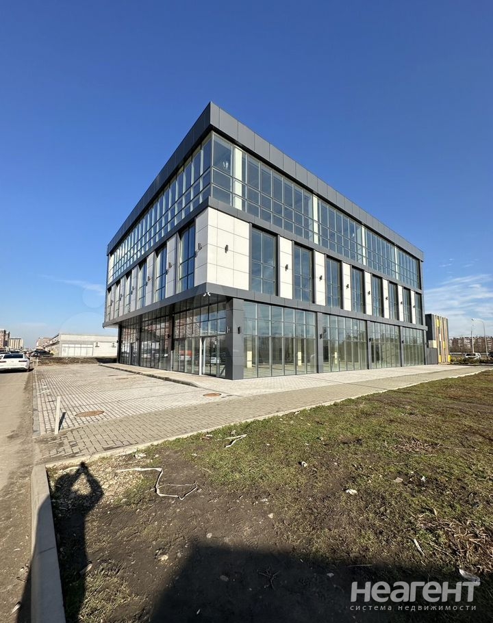 Сдается Нежилое помещение, 1800 м²