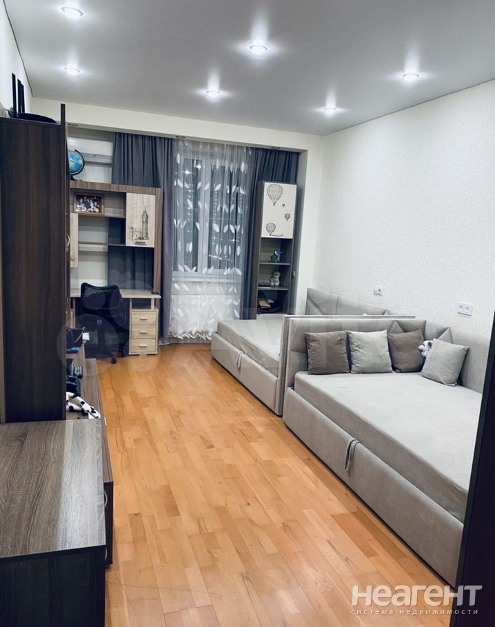 Продается 2-х комнатная квартира, 80 м²