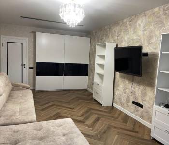 Сдается 2-х комнатная квартира, 80 м²