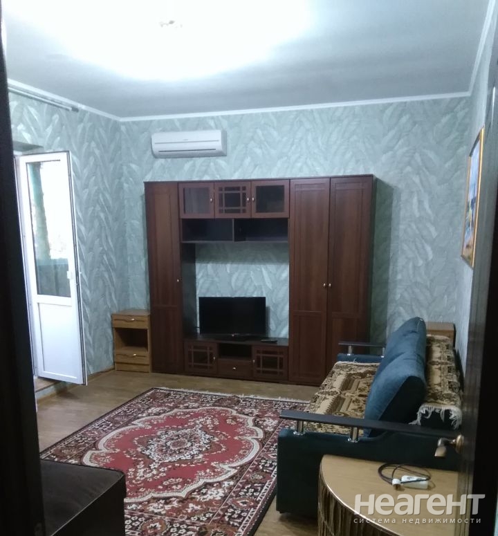 Сдается 1-комнатная квартира, 47 м²